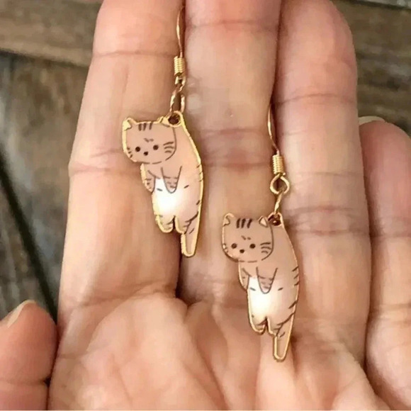 Tan & White Tiger Stripe Tabby Kitty Cat Gold Enamel Earrings NWT - Picture 1 of 4